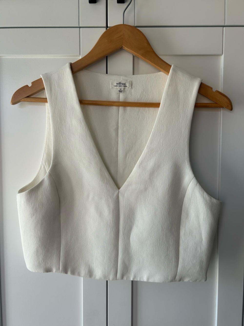 Aritzia Dauphine Top Cropped V-Neck Off White - Picture 2 of 6